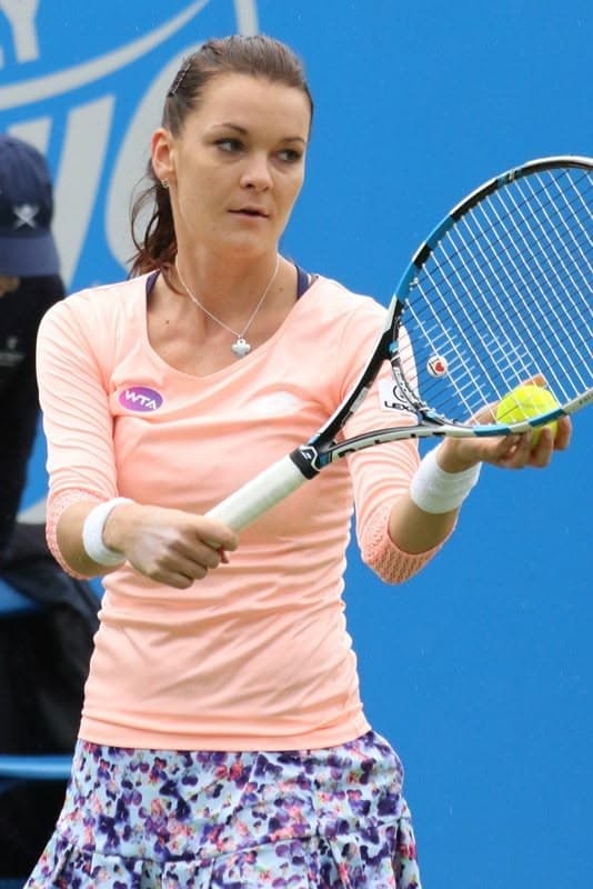 Agnieszka Radwańska na korcie tenisowym